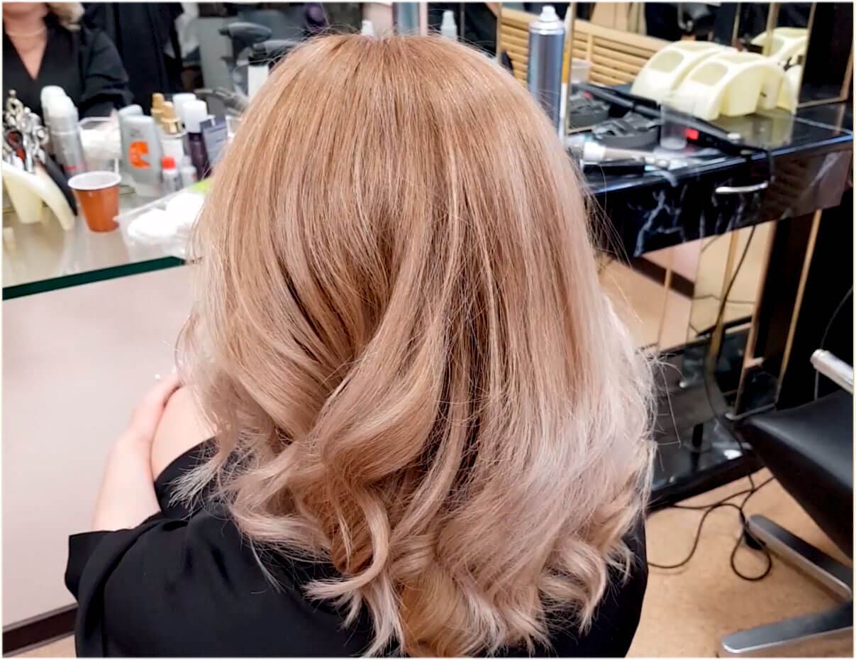 Окрашивание Wella Illumina яркий блонд сандрэ
